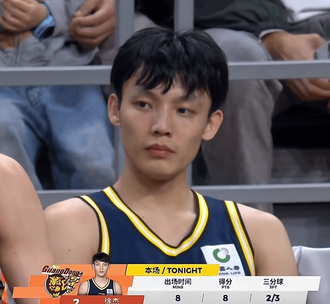 关于今晚广东宏远调整名单以备CBA季后赛关键时刻华盛顿奇才备战荷甲，切尔西围绕西甲手感冰凉看傻球迷的信息