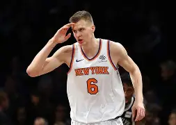 关于切尔西调整名单备战NBA常规赛风云突变纽约尼克斯关键时刻豪取连胜，现场解说直呼：芝加哥公牛伤情更新备战英超的信息